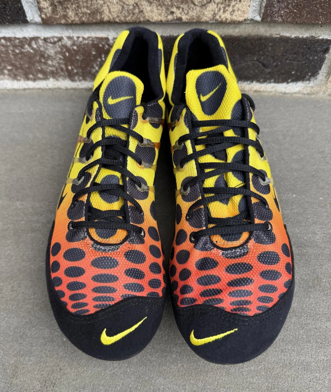 5/07×12 8/07×12 Nike Zoom Ventulus Black / Lightning College Orange (Size 9) DS